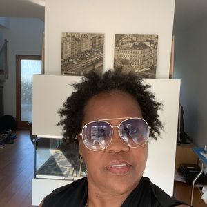 Meet your Posher, Debra